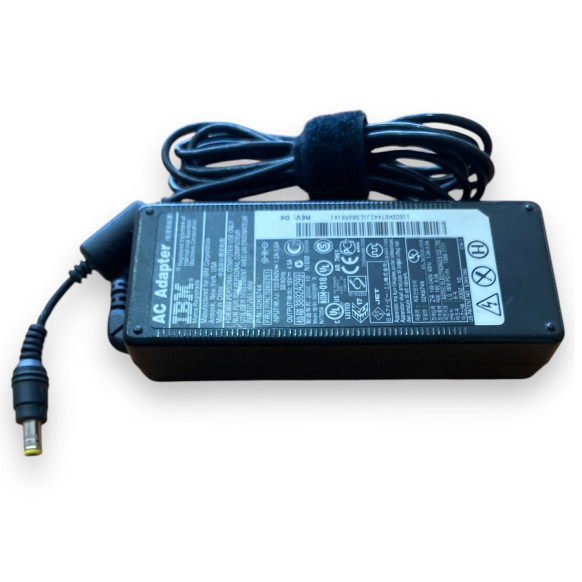 İBM 16 Volt - 4.5 Amper Notebook Şarj Adaptörü