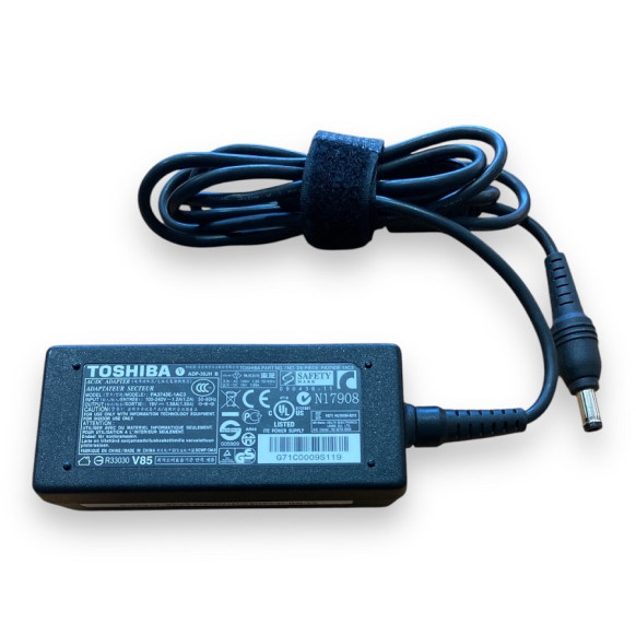 Asus 19 Volt - 1.58 Amper Notebook Şarj Adaptörü - Model PA3743E-1AC3