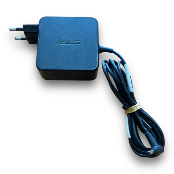 Asus 19 Volt - 3.42 Amper Notebook Şarj Adaptörü - Model W15-065N1B