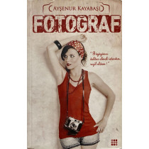 Fotoğraf - Ayşenur Kayabaşı  Dokuz Yayınları  40,00 TL - eskicievi.com'da