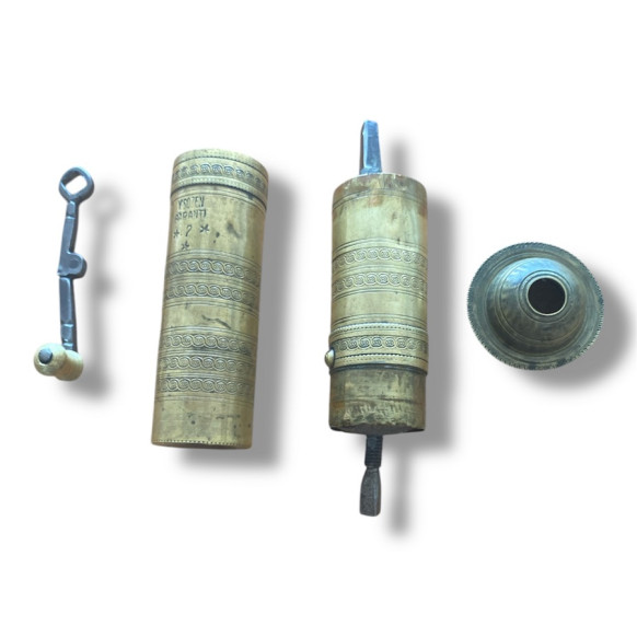 Y Sozen Garanti Damgalı, Antika Pirinç Malzemeden El Çevirmeli Kahve Değirmeni