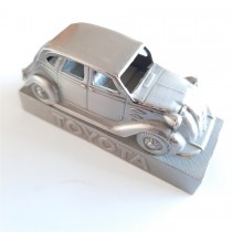 Toyota -1936-1942 Yılları Arasında Üretilen Metal Biblo Aracı