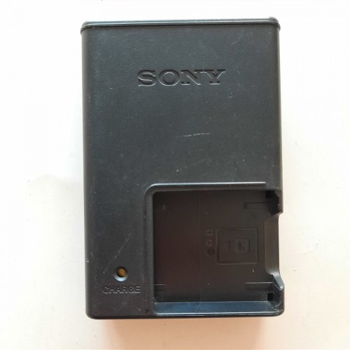 Sony - Batarya Şarj Cihazı - Model : BC-CSGC