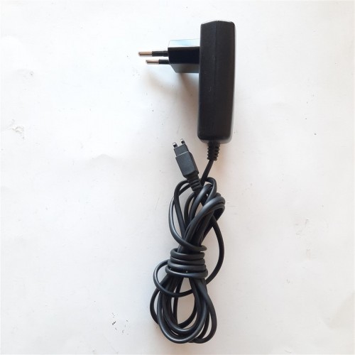 Sony Ericson CTS-13 - Telefon  Şarj Cihazı