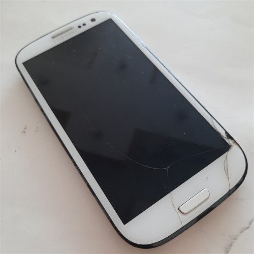 Samsung Galaxy S3, GT-İ9300 - Cep telefonu