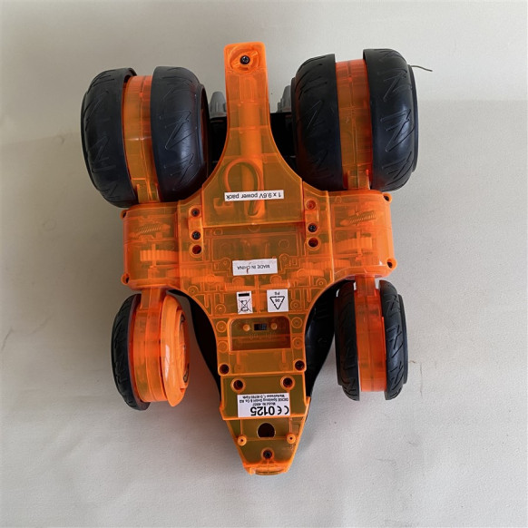 Çok Yönlü Kumandalı Oyuncak Araba